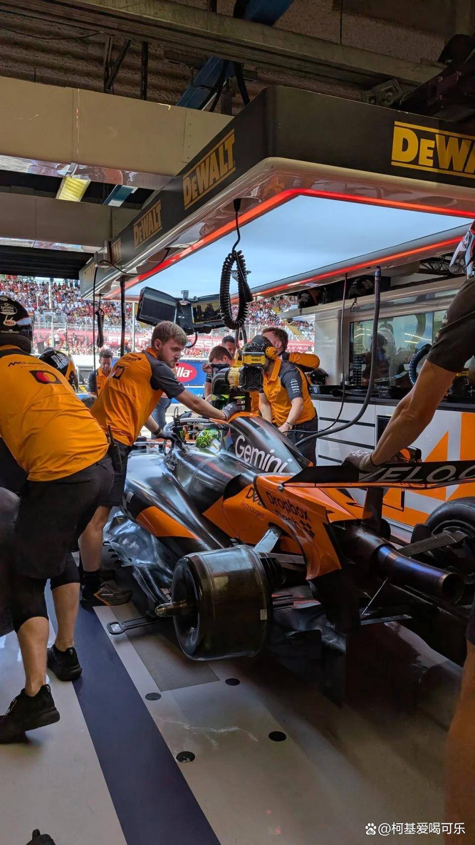 开云体育登录-索伯车队鏖战威廉姆斯，诺里斯关键制胜