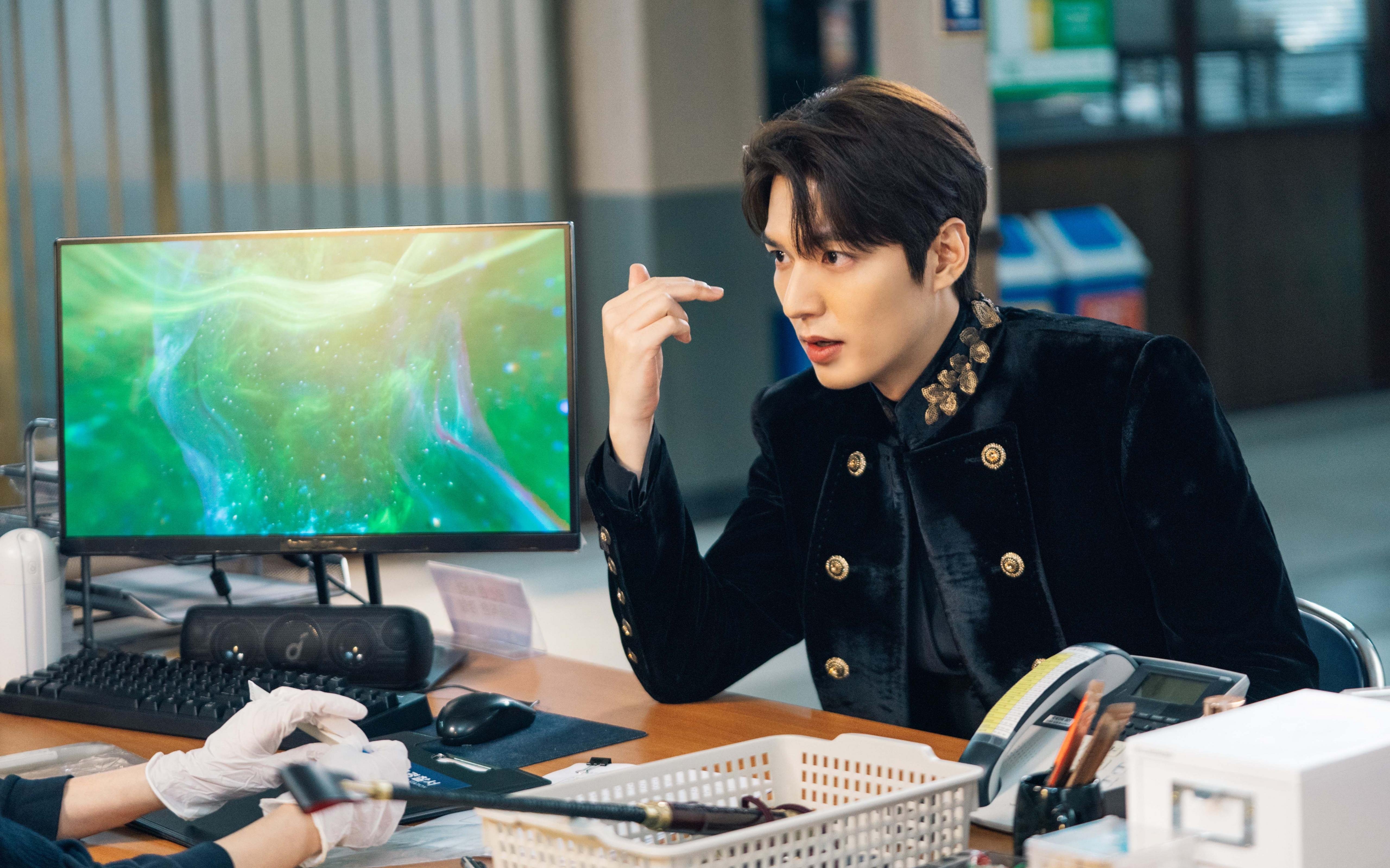 拉文三分风暴席卷赛场,热火全面压制凯尔特人提前锁定胜局