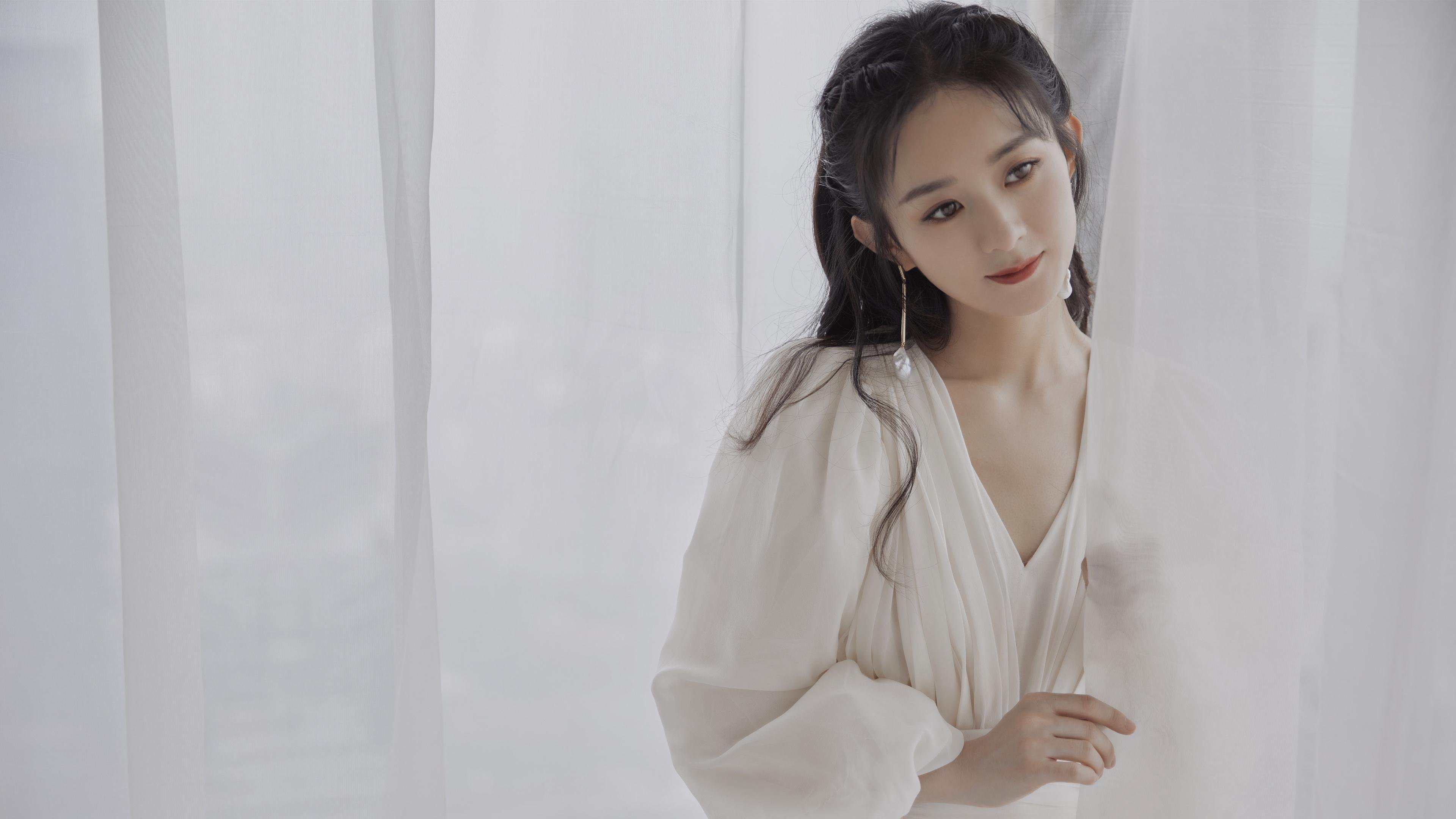 当代球星的双面镜,塔图姆的刀与太阳的浪潮