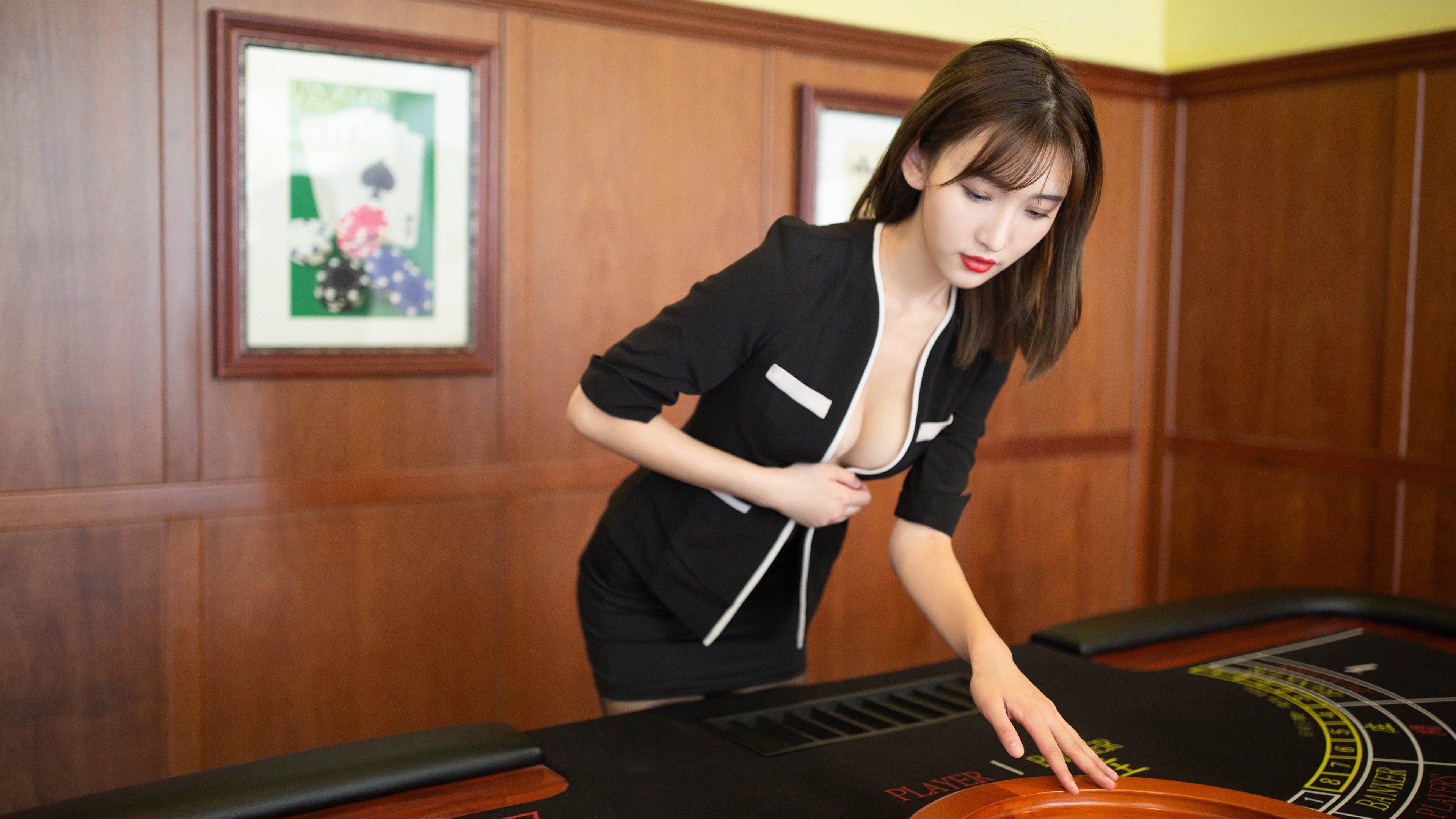 虚与实的逆转,霍勒迪那记洞穿次元壁的绝杀